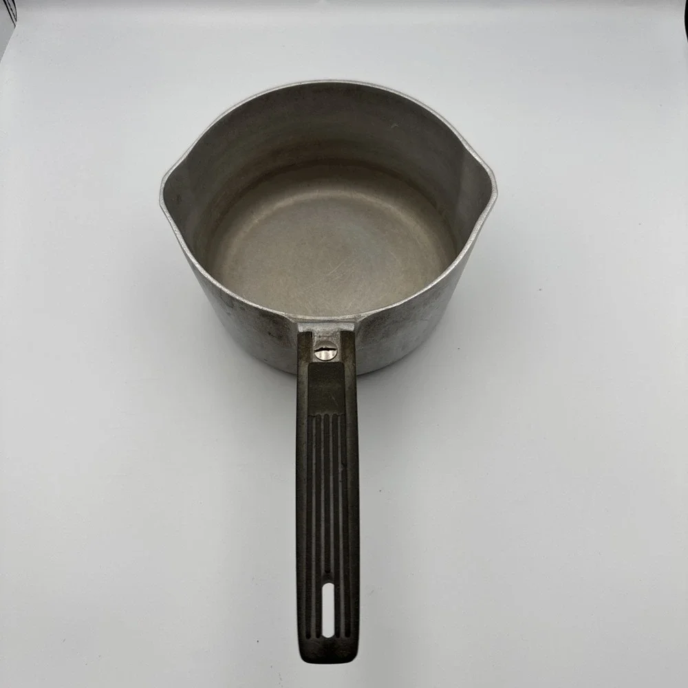 Wagner Ware Magnalite Sidney 0 Sauce Pan 2 Quart Double Pour Spouts No Lid